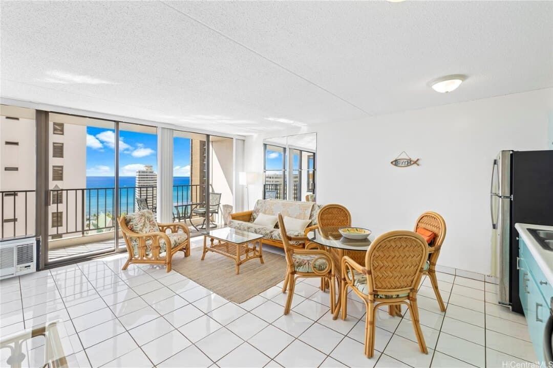 Waikiki Banyan Renovation 2604 2 Living Before 53004811