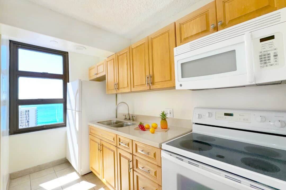 Waikiki Banyan Renovation 3014 1 Kitchen Before 68e7fb64
