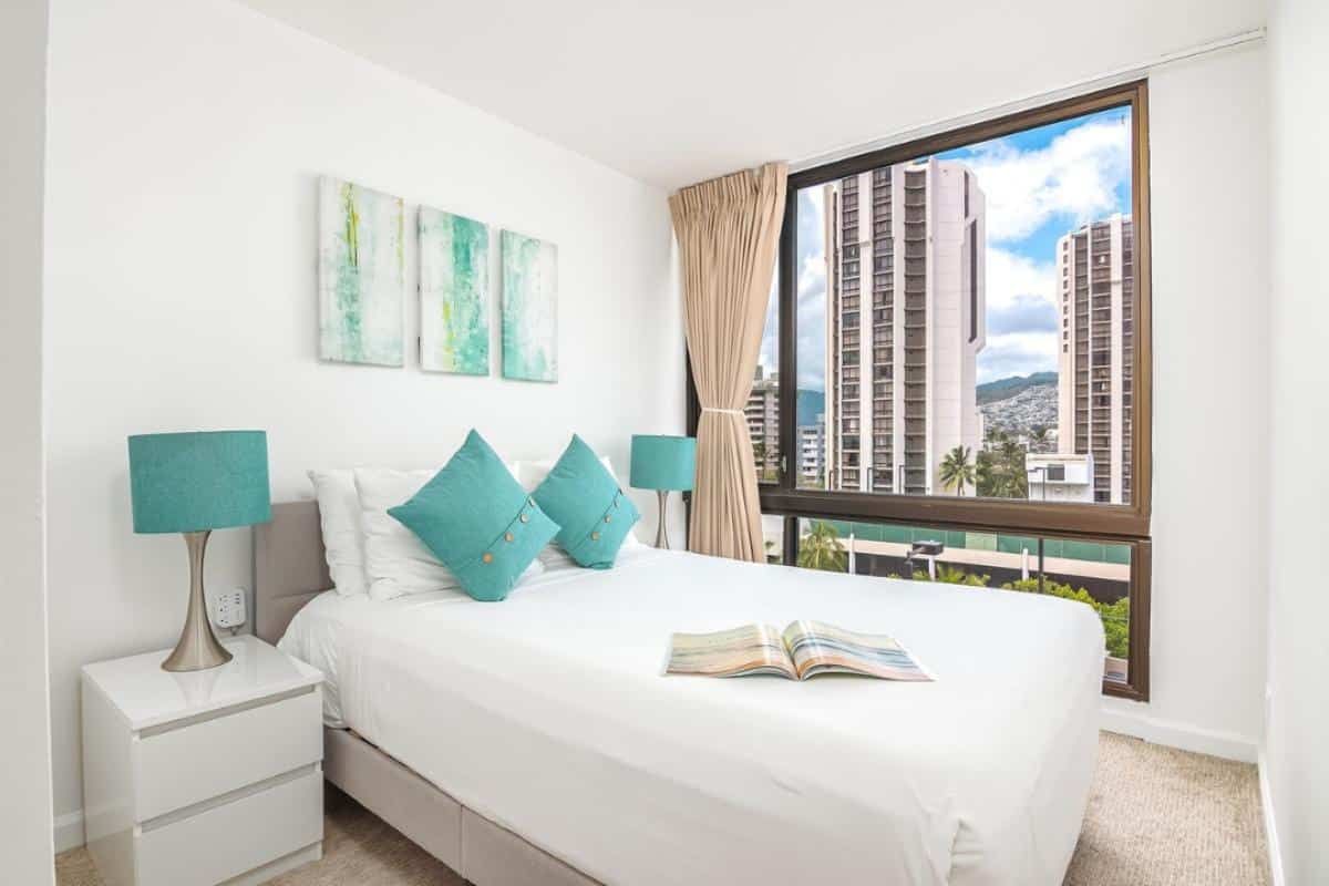 Waikiki Renovation 913 Bedroom After 2 76fc8dfc