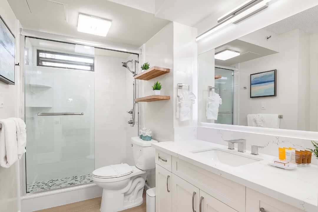 Waikiki Banyan Renovation 1113 1 Bathroom After 9c9dfbb9