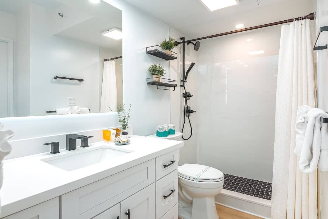 Waikiki Banyan Renovation 2601 T2 Bathroom After ae24ef46
