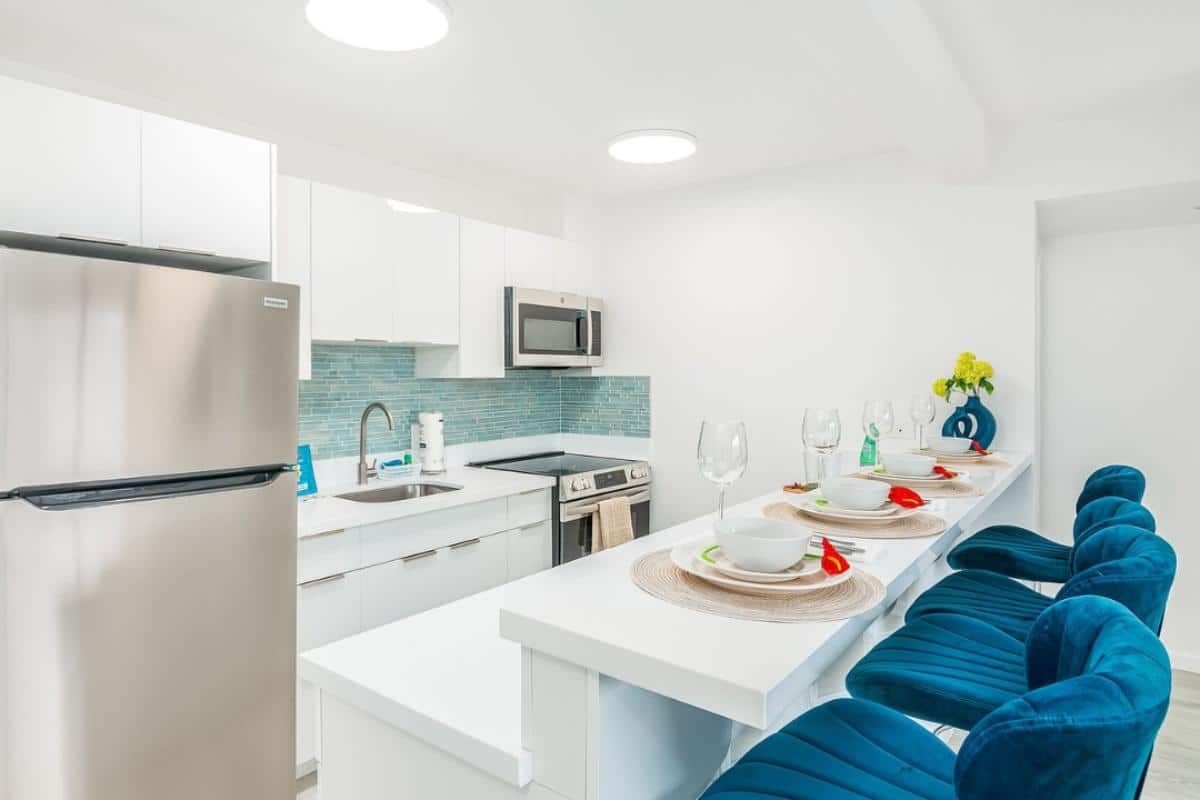 Waikiki Renovation 913 Kitchen After cef0b8d0