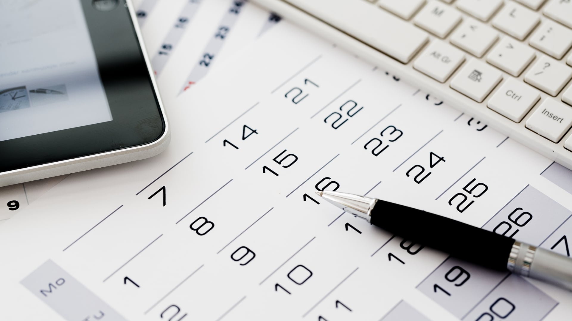 Vacation rental deep cleaning schedule