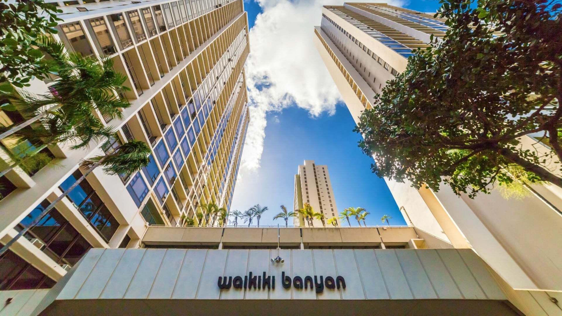 Waikiki Banyan, legal short-term rental condos on Oahu